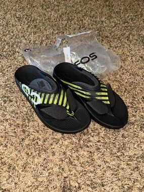 OOFOS Ooriginal Sport Unisex Black Yellow Stripe US Men's 8 Women’s 10 EU 41